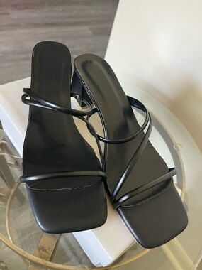 Minimalist Strappy Black Slide Sandals - Unbranded